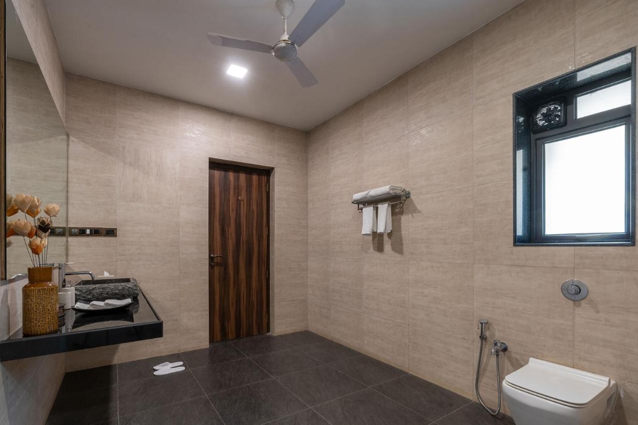 The Leaf: Stayvista's Poolside Oasis with Indoor Games Alibag Exterior photo