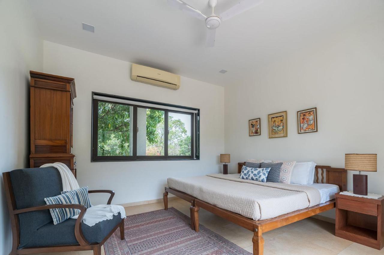 The Leaf: Stayvista's Poolside Oasis with Indoor Games Alibag Exterior photo