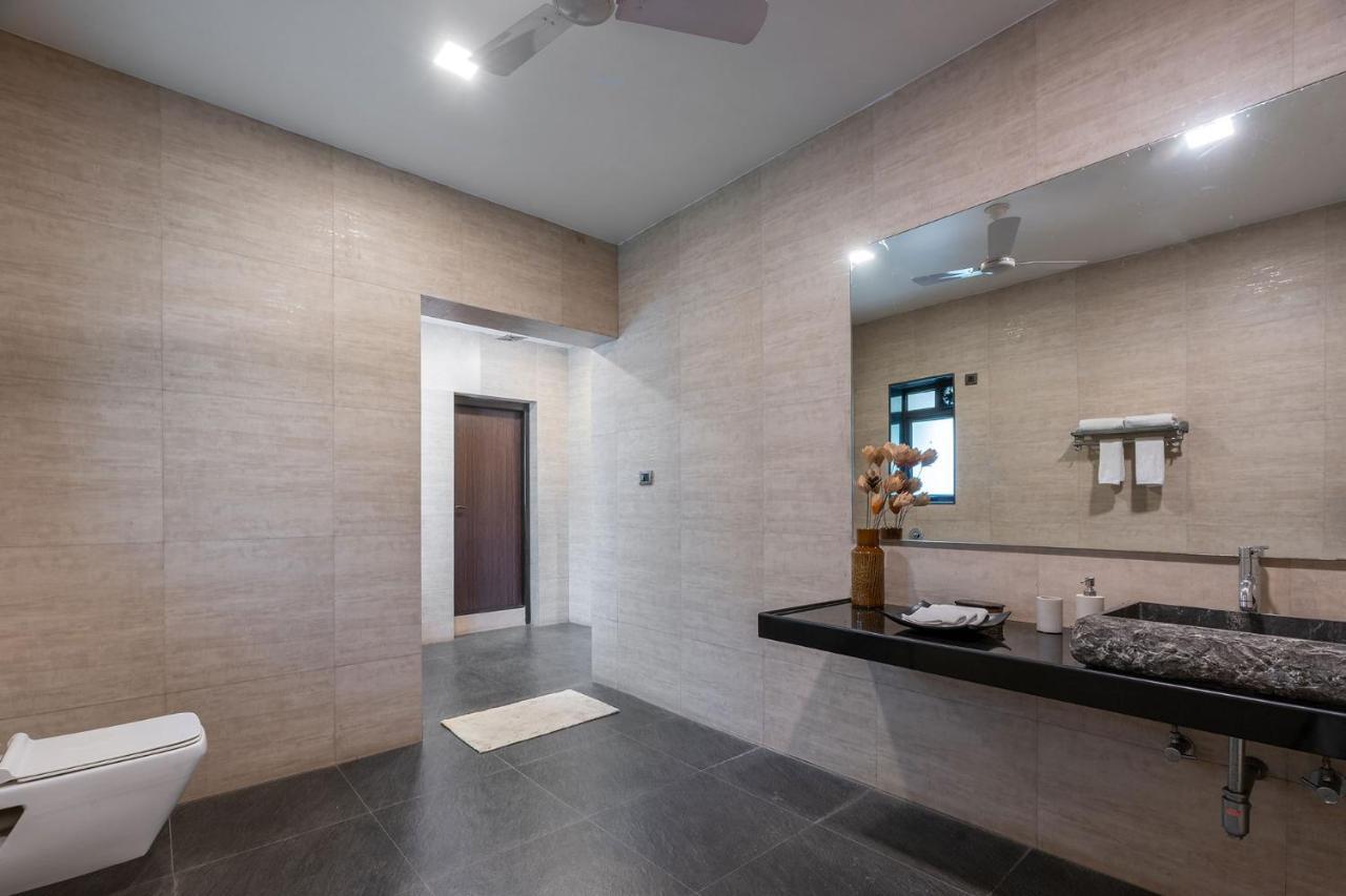 The Leaf: Stayvista's Poolside Oasis with Indoor Games Alibag Exterior photo