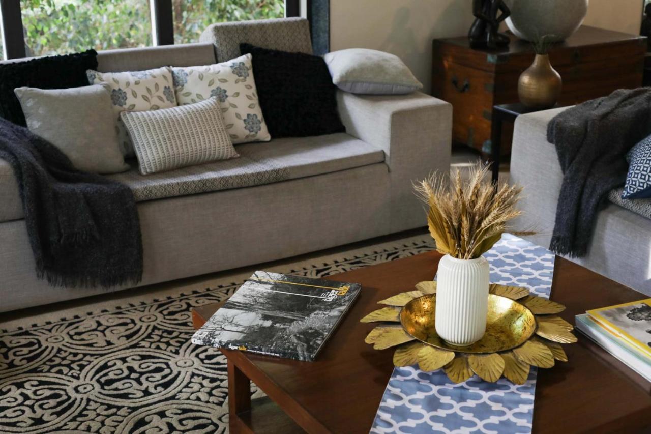 The Leaf: Stayvista's Poolside Oasis with Indoor Games Alibag Exterior photo