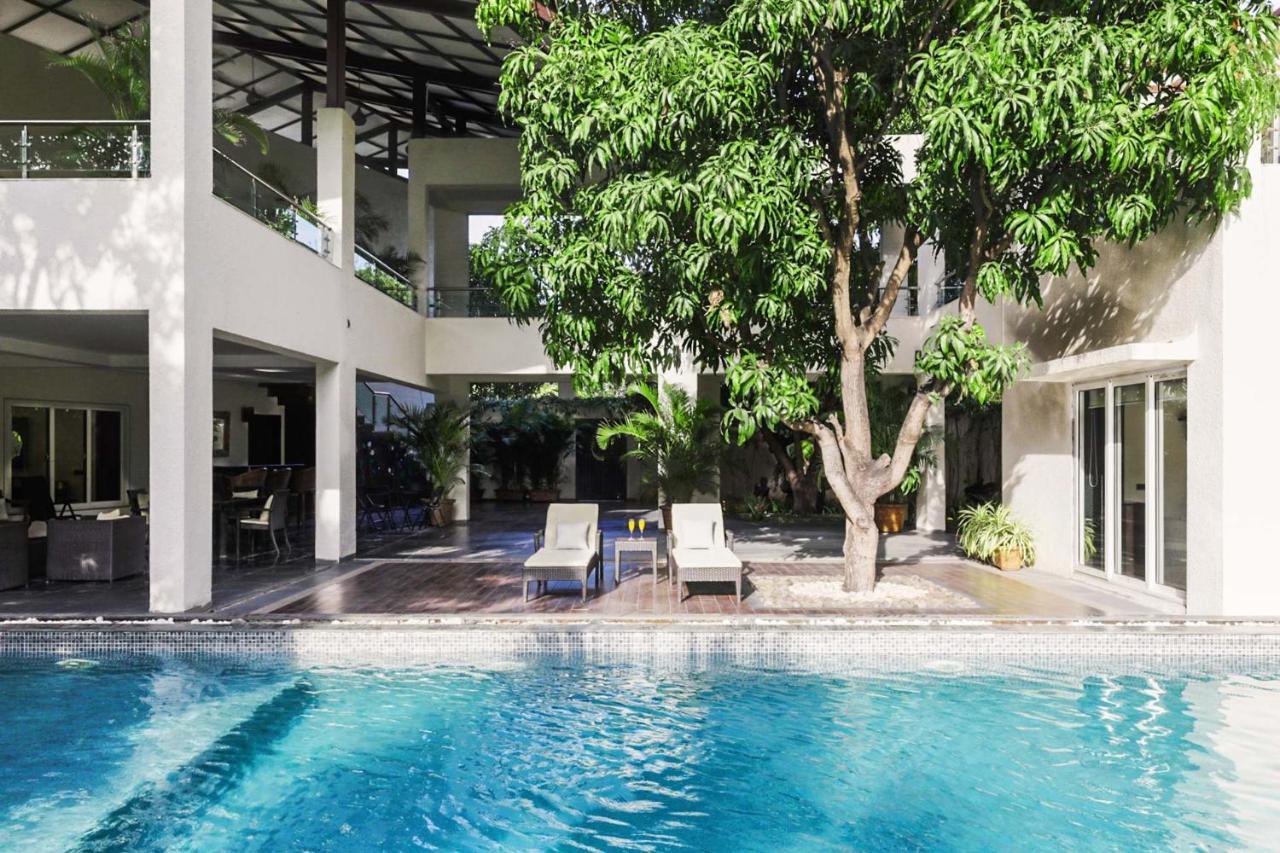 The Leaf: Stayvista's Poolside Oasis with Indoor Games Alibag Exterior photo